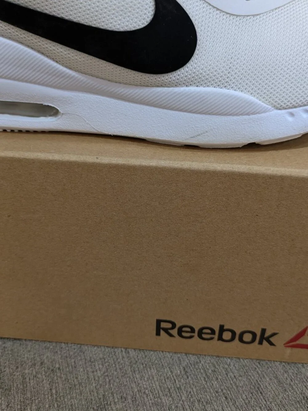 Size 8.5 - Nike Air Max Oketo White Black W Great Condition